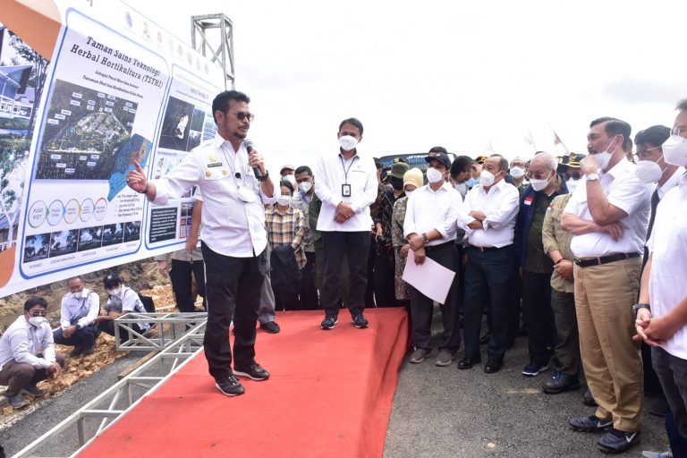 Menko Luhut Bersama Mentan SYL Groundbreaking TST Herbal Hortikultura