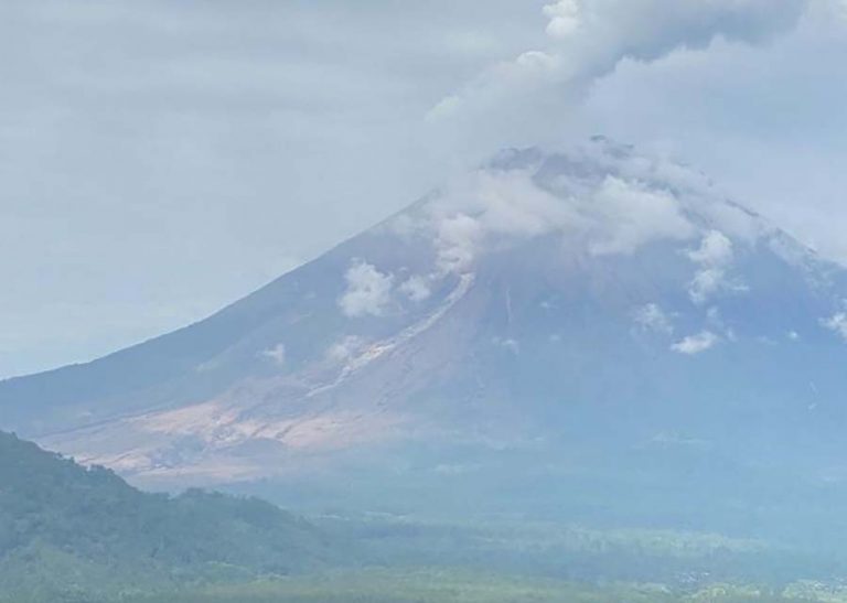 Gunung Semeru Kembali Erupsi, Ketinggaian Asap Mencapai 1.000 Meter