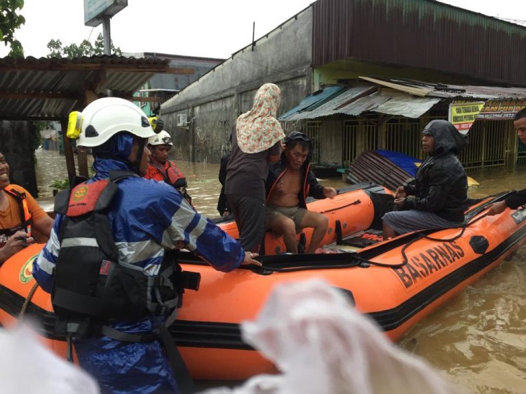 Enam Rumah Nelayan Hancur Tersapu Banjir Rob di Kalimantan Tengah