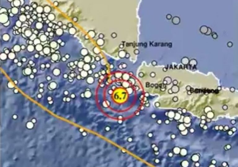 Gempa Magnitudo 6,7 Rusak Rumah Warga di Pandeglang