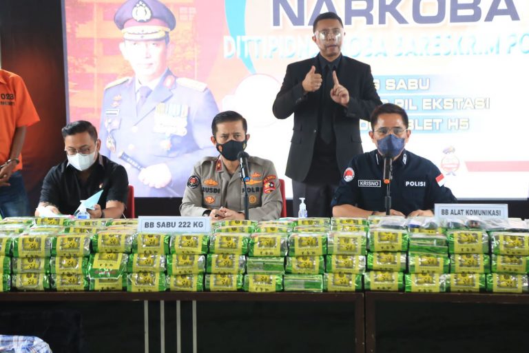 Bareskrim Musnahkan Ratusan Kilogram Sabu Hasil Tangkapan di Tengah Laut