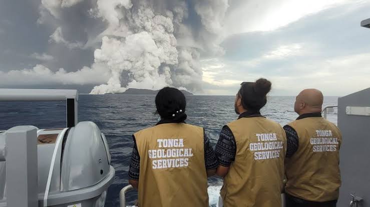 Negaranya Dihantam Tsunami, Raja Tonga Dievakuasi