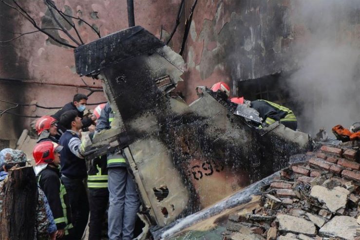 Jet Tempur Tabrak Sekolah, Dua Pilot dan Seorang Warga Tewas di Tempat