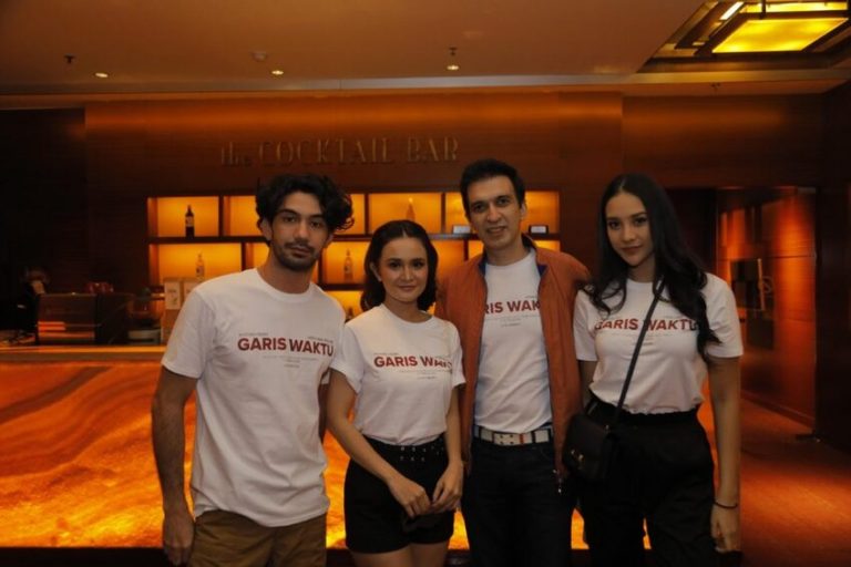 Reza Rahardian Dipertemukan Lagi Dengan Anya Geraldine di Film Garis Waktu