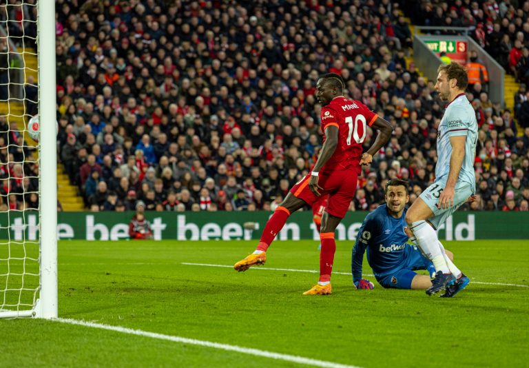 Tiga Poin Lagi! Liverpool Tempel Ketat Man City