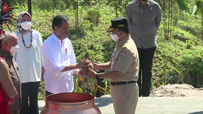 Nasional Sepekan, Penyerahan Tanah dan Air di IKN hingga Pencabutan HET Migor