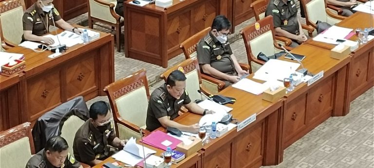 Hasil Sitaan Sedikit, Komisi III Minta PNBP di Kejagung Diaudit