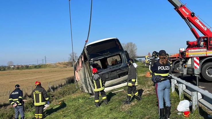 Bus Pengungsi Ukraina Terguling, Tewaskan Satu Penumpang