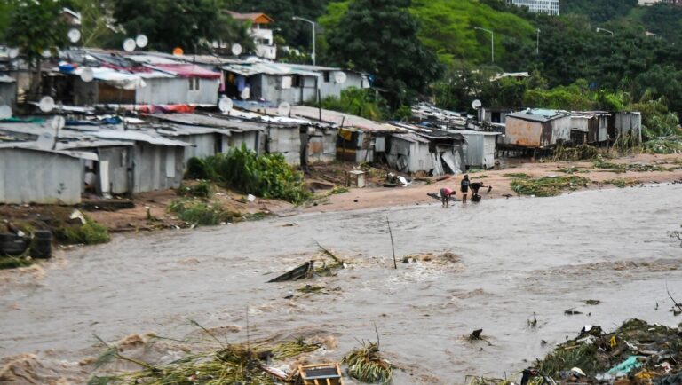 Direndam Banjir, Afsel Nyatakan Status Bencana Nasional