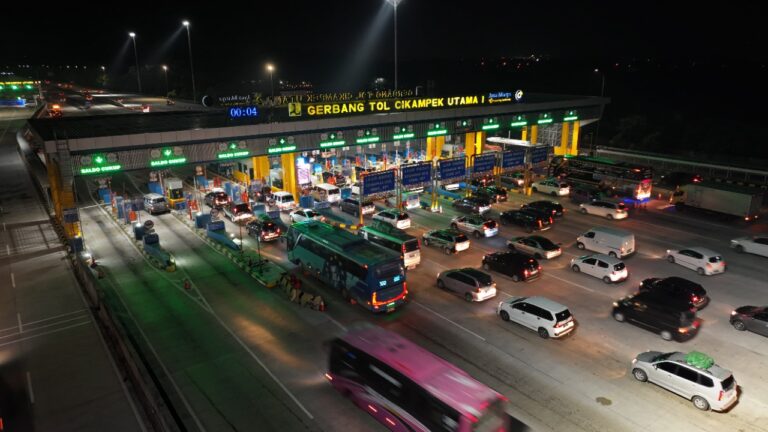 One Way Kembali Diberlakukan, Jalan Tol Japek Km 414 GT Kalikangkung