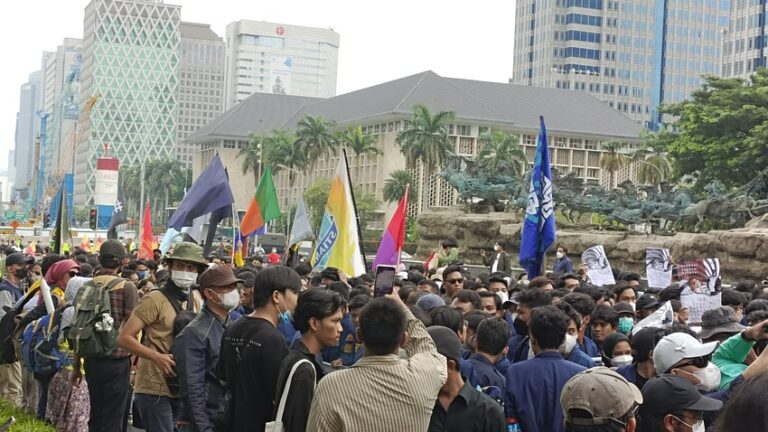 Demo Selesai, Mahasiswa Tertib Bubarkan Diri