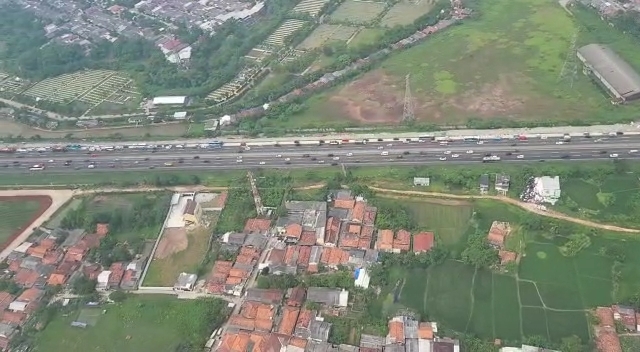 Pantauan dari Udara: Arus Mudik Cikampek-Kalikangkung Ramai Lancar