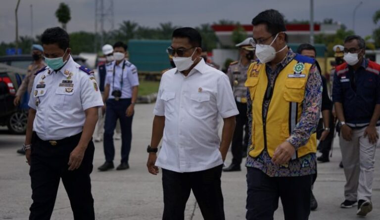 Cek Posko Mudik, Moeldoko Pastikan Vaksinasi Tetap Digenjot