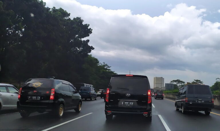 Hari ini, Kendaraan Nomor Ganjil Tidak Bisa Masuk Tol Trans Jawa