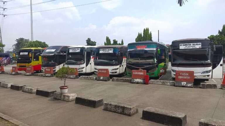 Tiket Bus AKAP di Kampung Rambutan Naik Ikuti Harga BBM