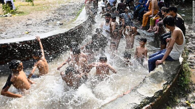 Gelombang Panas Ekstrem Terjadi di India dan Pakistan