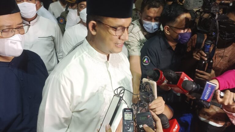 Anies: SE Sekda Pemprov DKI Tak Mewajbkan ASN Salat Idul Fitri di JIS