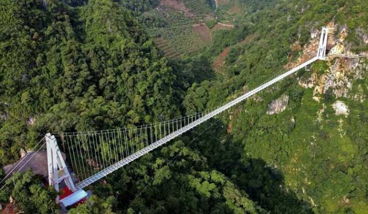 Vietnam Resmikan Jembatan Kaca, Ini Penampakannya