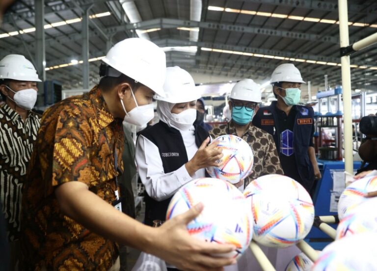 Bola Piala Dunia 2022 Diproduksi di Madiun