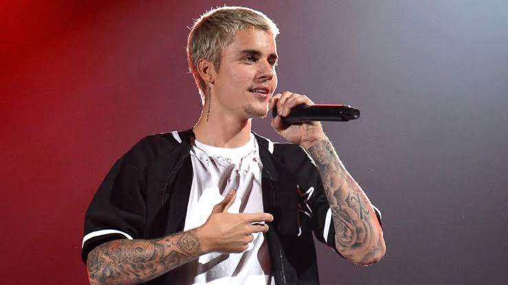 Lumpuh Wajah Justin Bieber Berangsur Pulih