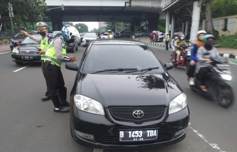 Pelanggar Gage pada 12 Ruas Jalan Tambahan di DKI Belum Ditindak