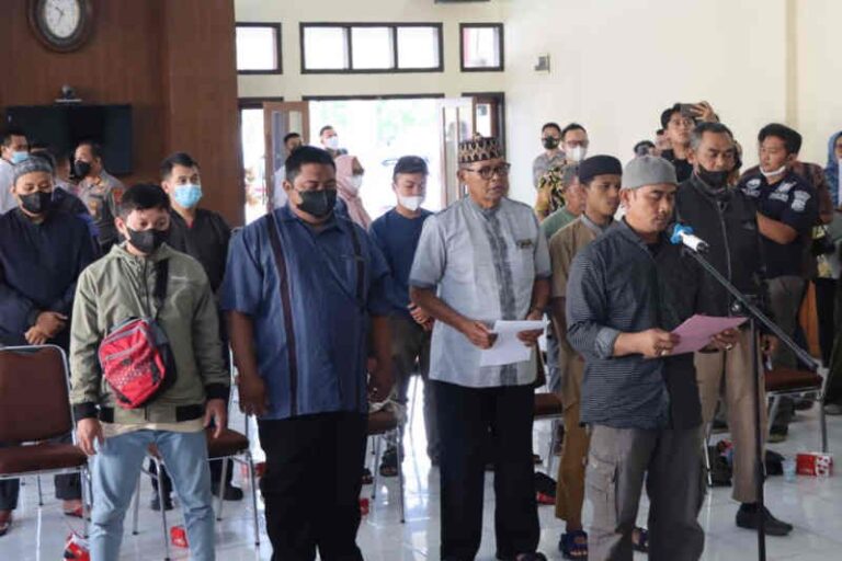 12 Anggota Khilafatul Muslimin Majalengka Ikrar Setia NKRI dan Pancasila