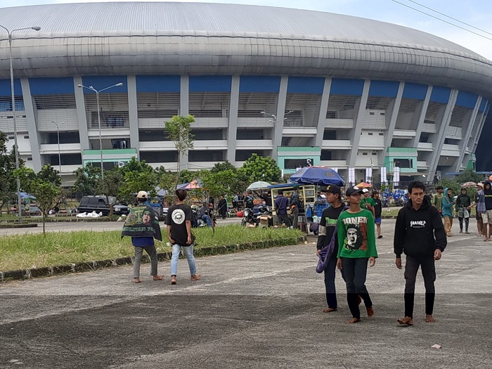 Asyik Polda Jabar Siapkan Makan dan Tempat Menginap untuk Bonek