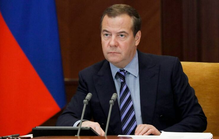 Mantan Presiden Rusia Medvedev: Sanksi Barat Bahayakan Umat Manusia