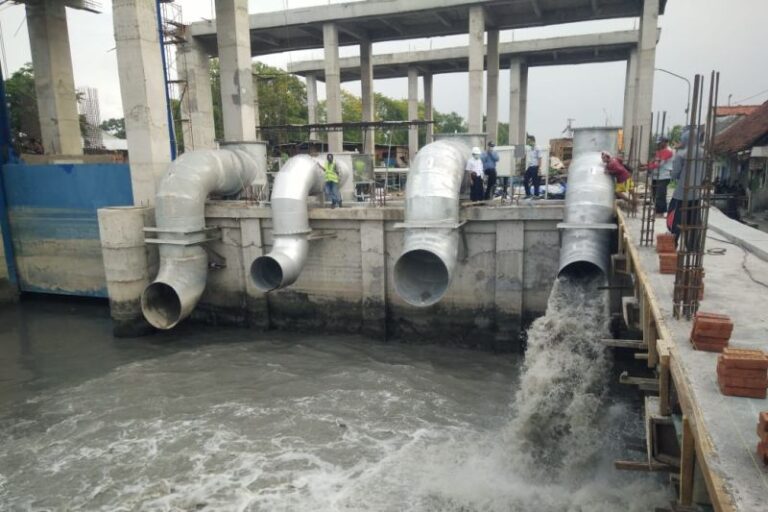 Cegah Banjir, Pemkot Surabaya Bangun Rumah Pompa di Alun-Alun Contong