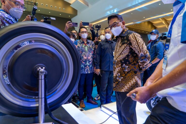 Moeldoko: PEVS 2022 Pacu Perkembangan Mobil Listrik di Indonesia