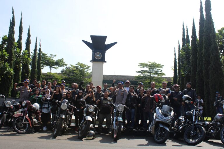 Beragam Komunitas Motor Ramaikan IMOS 2022 di JCC