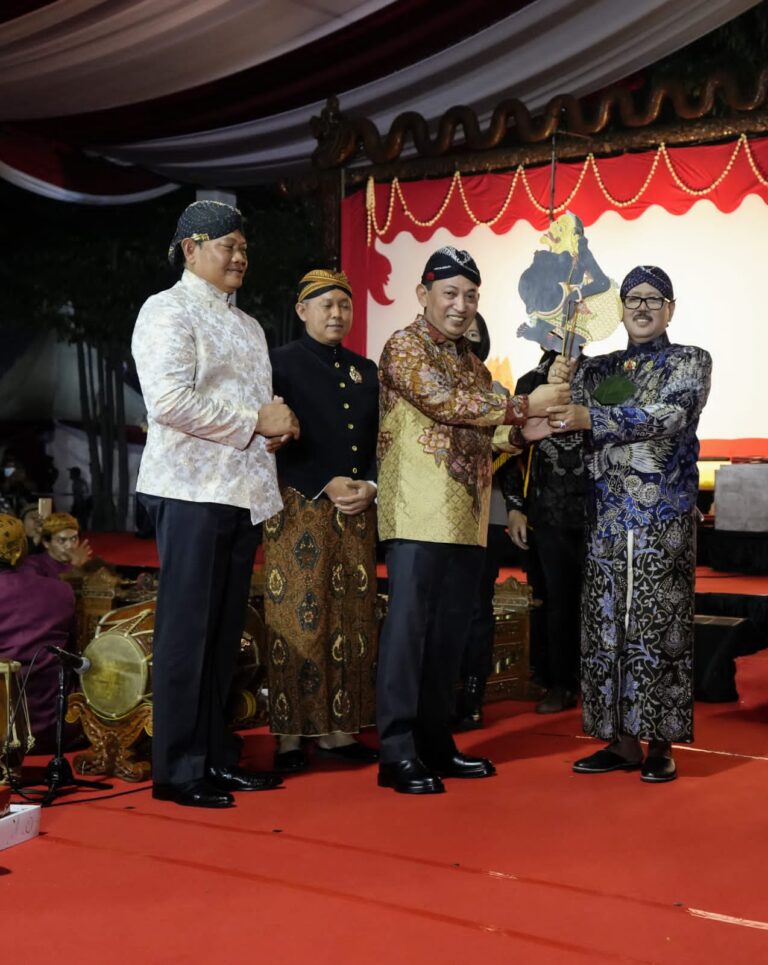 Pagelaran Wayang Kulit HUT Bayangkara, Kapolri: Bagian dari Ikhtiar