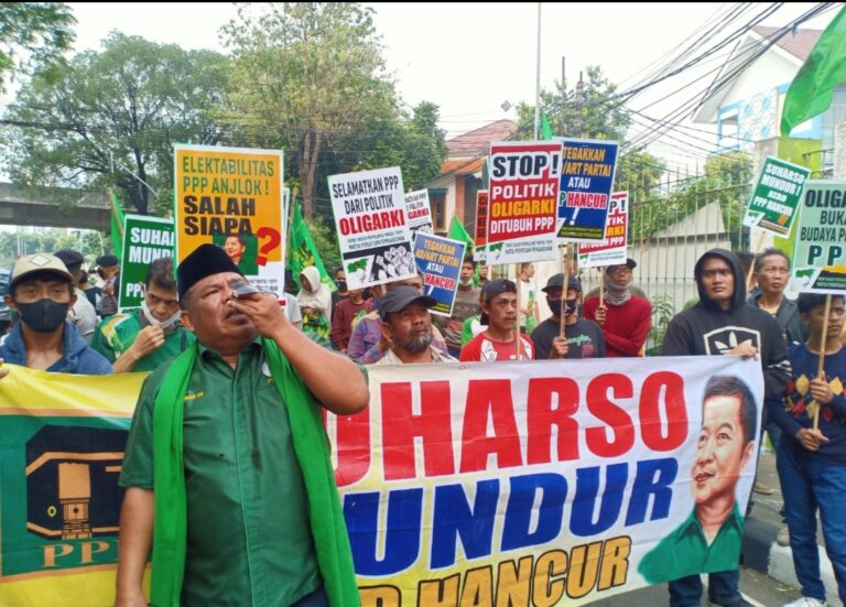 KPK Masih Bungkam, Massa Aksi Terus Demo: Minta Suharso Monoarfa Mundur