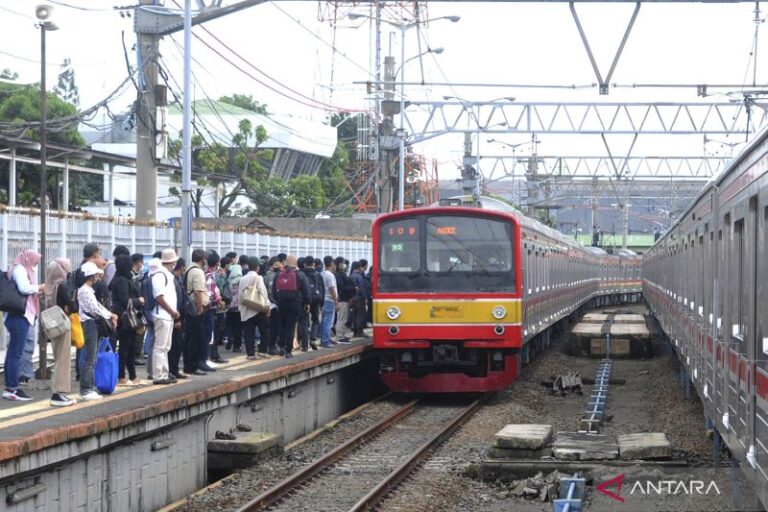 Beretikalah saat Gunakan Transportasi Publik