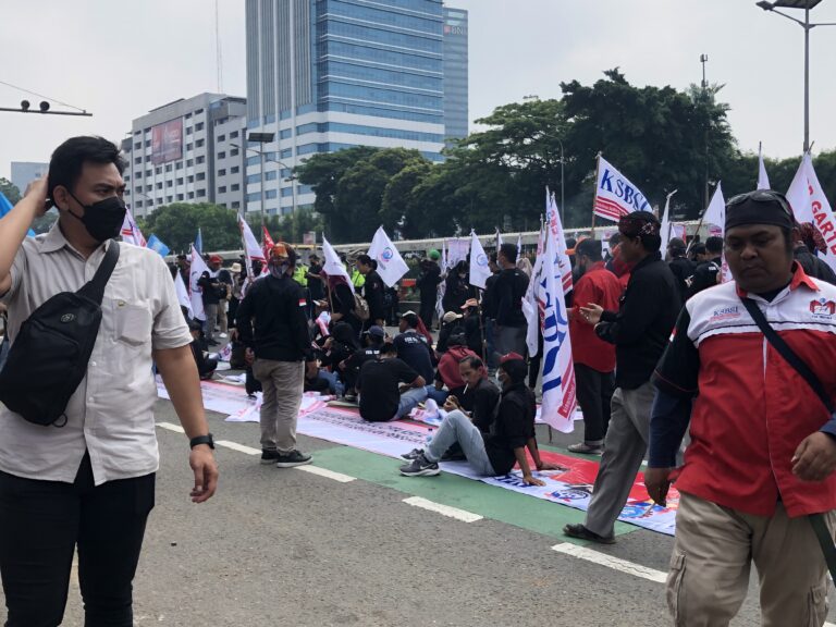 Temui Pendemo, Pimpinan DPD RI Bilang Akan Bersurat ke Jokowi