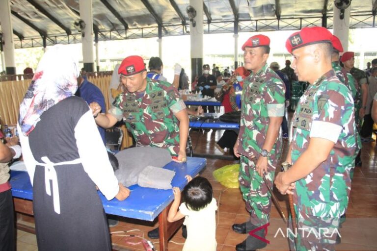 Sambut HUT Ke-77 RI, Kopassus Gelar Sunatan Massal di Tangerang