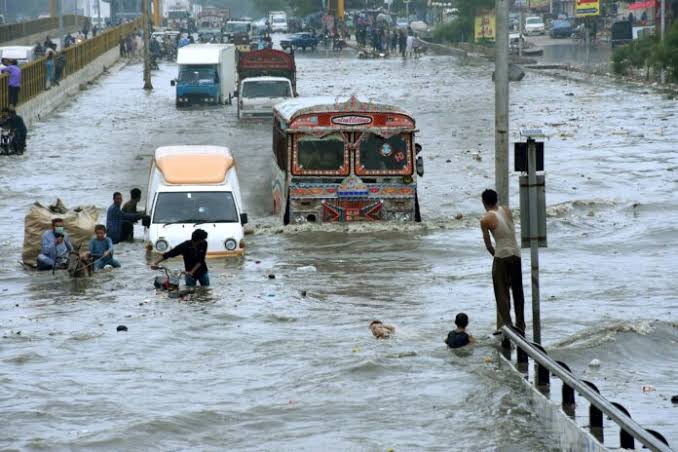 Banjir Bandang Pakistan, Puluhan Warga Tewas, Ribuan Rumah Hancur