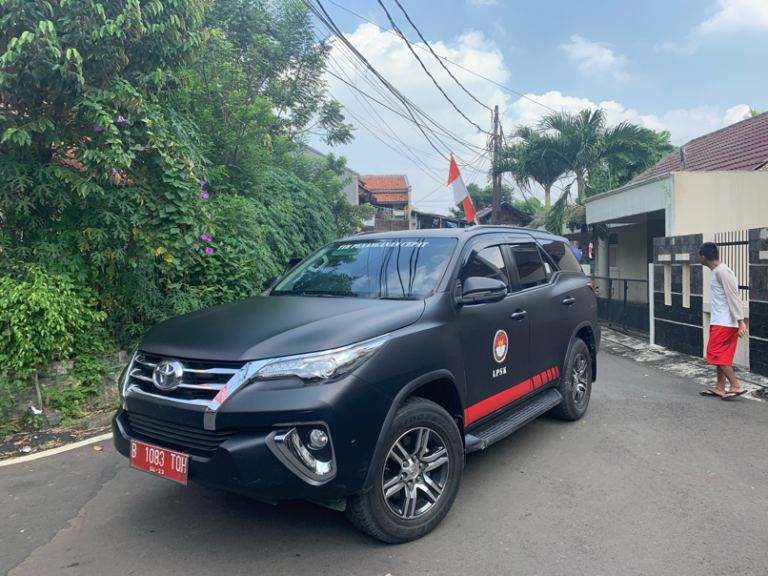 Mengendarai Fortuner, Tim LPSK Sambangi Rumah Pribadi Ferdy Sambo