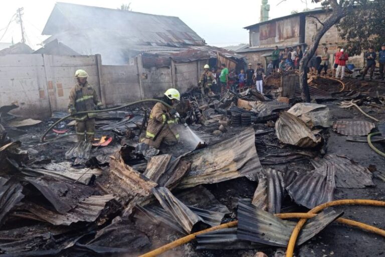 Kerugian dari Kebakaran 40 Rumah di Cakung Mencapai Ratusan Juta