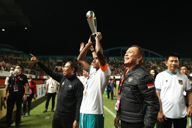 Iqbal Gwijangge Tak Menyangka Sabet Pemain Terbaik Piala AFF U-16