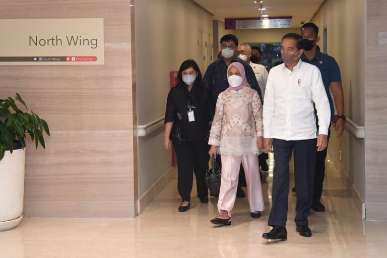 Selamat! Cucu Kelima Jokowi Lahir di RS Pondok Indah