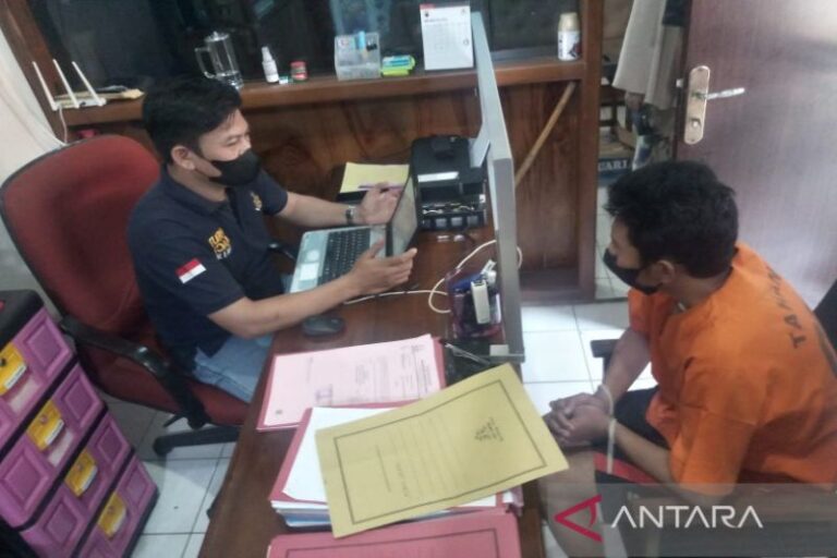 Cabuli 30 Siswi SMP, Guru Agama Ditangkap Aparat Kepolisian