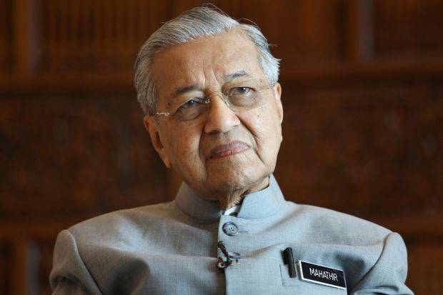 Positif Covid-19, Mahathir Mohamad Dirawat di RS