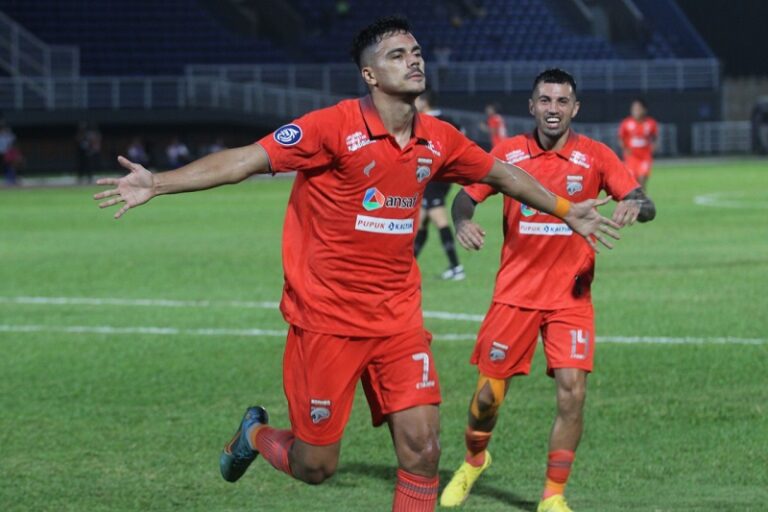 Liga 1: Madura Tumbang, Borneo Rebut Puncak Klasemen