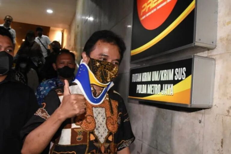 Roy Suryo Didakwa Tiga Pasal Berlapis, Terancam Lima Tahun Penjara