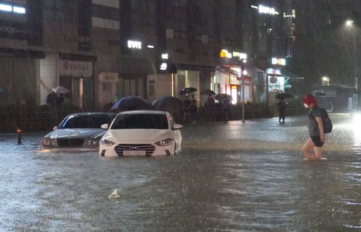 Hujan Deras Guyur Seoul hingga Sebabkan Banjir