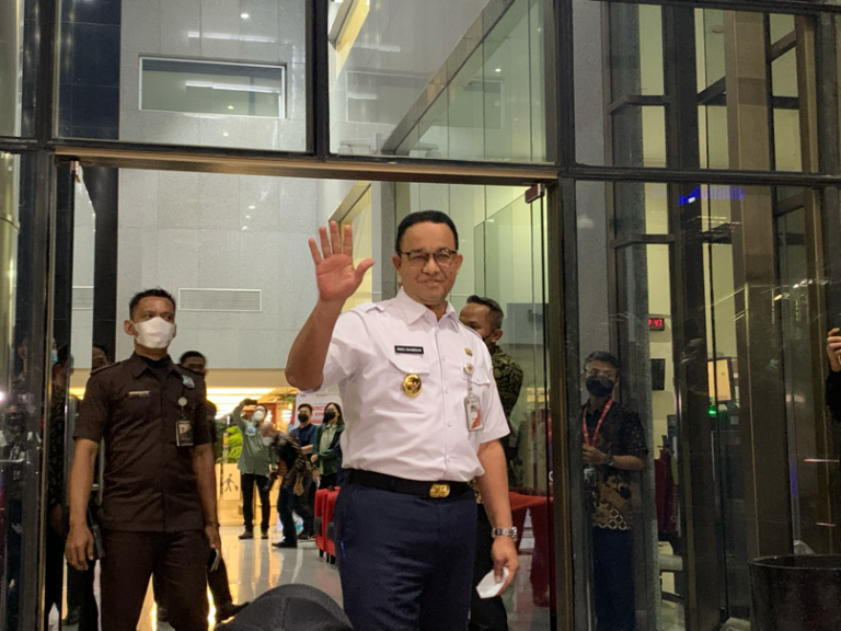 Denny Indrayana Ungkap Anies Baswedan Segera Jadi Tersangka