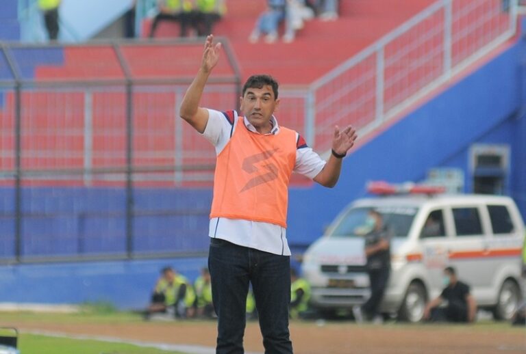 Resmi, Arema FC Gantikan Almeida dengan Kuncoro