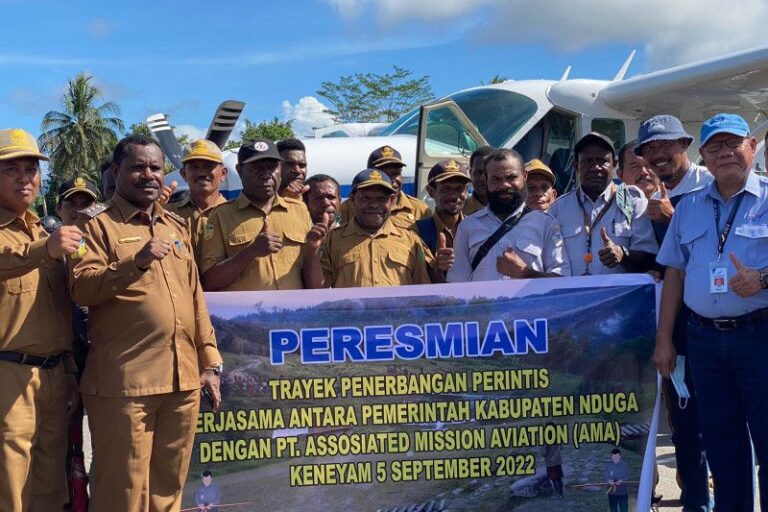 Pemkab Nduga Resmikan Penerbangan Perintis Subsidi di Bandara Kenyam