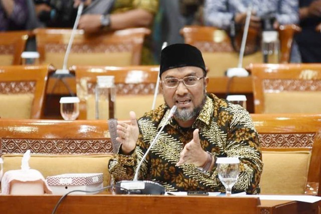 Empat Persoalan Mendasar Tenaga Pendidik Versi Politisi PKS Komisi X DPR RI